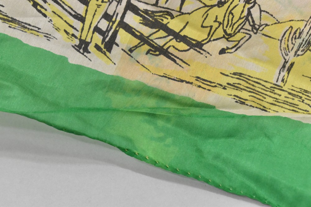 108820 ヴィンテージ 大判 スーベニア スカーフ  シルク100% Souvenir scarf