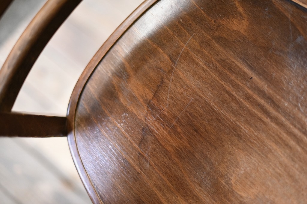 104819 USED TON CHAIR　中古 座面浮きあり