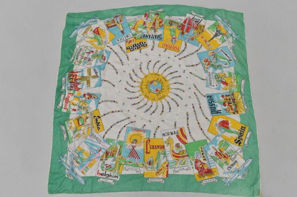 108821 ヴィンテージ 大判 スーベニア スカーフ  シルク100% Souvenir scarf