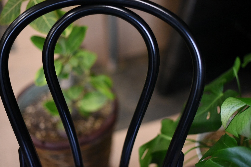 104858 No.18 311018 B123 ブラック　USED TON CHAIR　中古