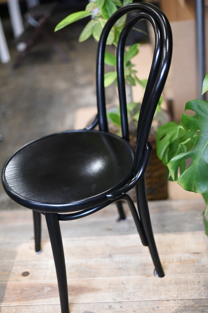 104858 No.18 311018 B123 ブラック　USED TON CHAIR　中古