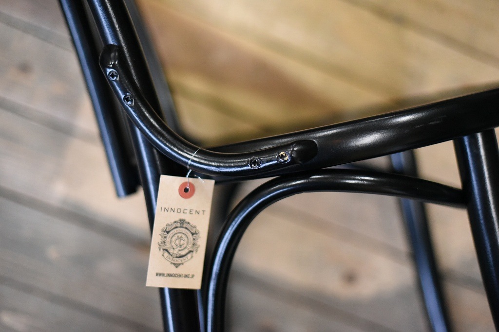 104858 No.18 311018 B123 ブラック　USED TON CHAIR　中古