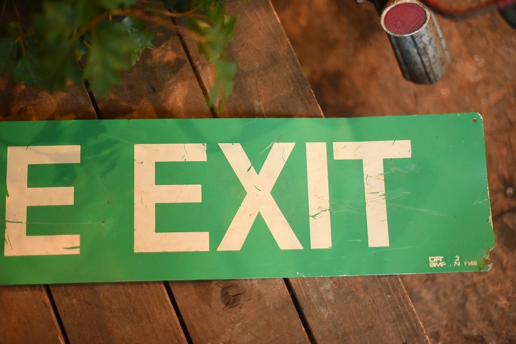 102940 ヴィンテージ 「FIRE EXIT」 看板 英国製 MADE IN