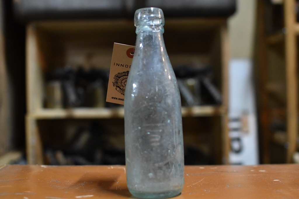 106786 ヴィンテージ　ボトル　瓶　イギリス ガラス