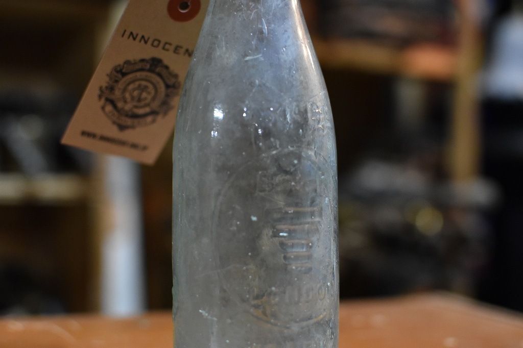 106786 ヴィンテージ　ボトル　瓶　イギリス ガラス