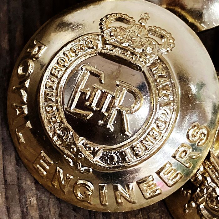 105975 英国 ROYAL ENGINEERS 工兵隊 Elizabeth II Regina GAUNT 6個セット ボタン 真鍮製紋章