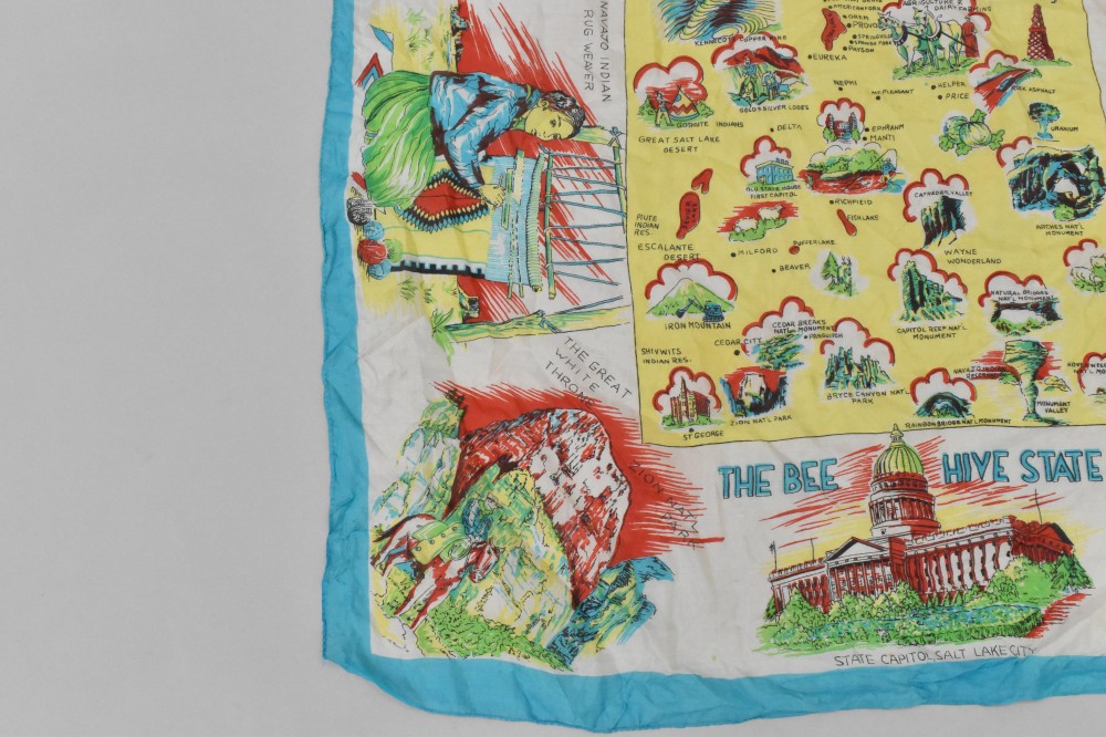 108716 ヴィンテージ 大判 スーベニア スカーフ  Souvenir scarf