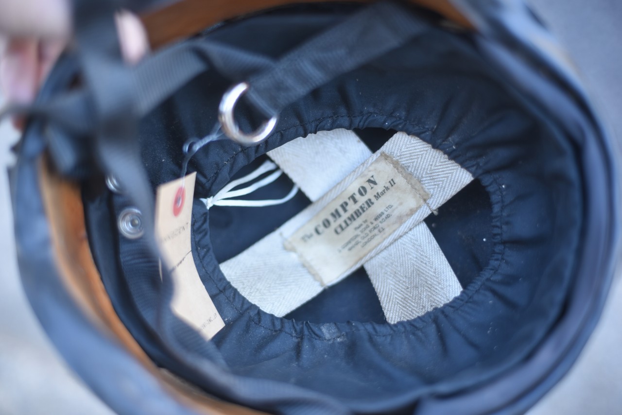 UK Made in ENGLAND COMPTON CLIMBER ロッククライミングヘルメット 
