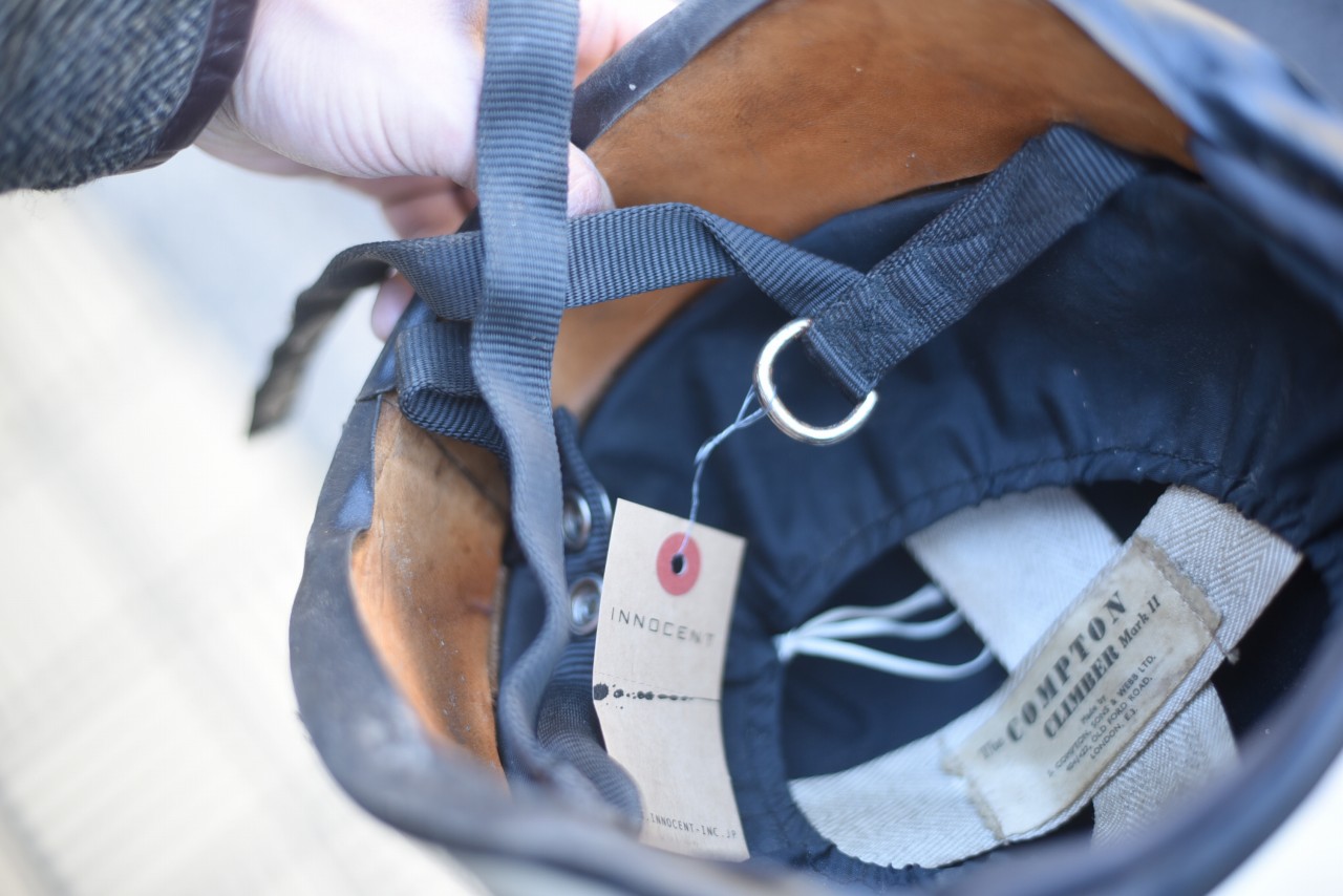 UK Made in ENGLAND COMPTON CLIMBER ロッククライミングヘルメット 