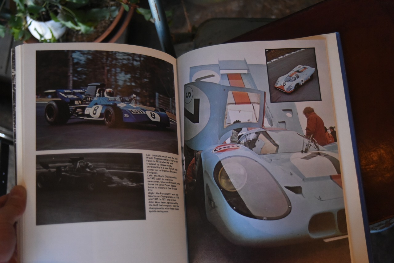 101934 洋書 「The Age of Cars by Mike Twite」