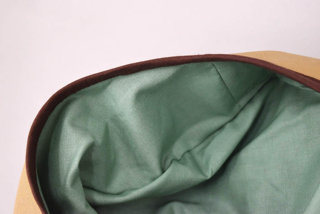 107501　ベレー帽　ベージュ　INNOCENT & GOLDEN NEEDLE LONDON  コラボ商品！ Made in Great Britain