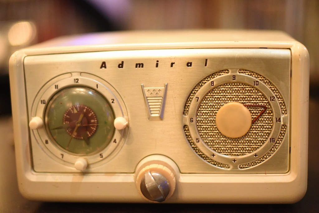 R0019 レンタル ヴィンテージ　ラジオ 「Admiral Corporation CHICAGO ILLINOIS」