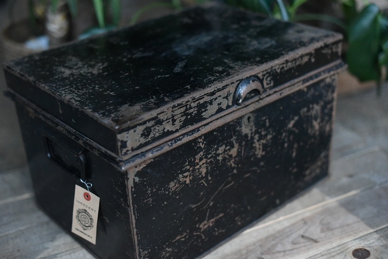 105149 ヴィンテージ アイアンボックス 箱 英国製