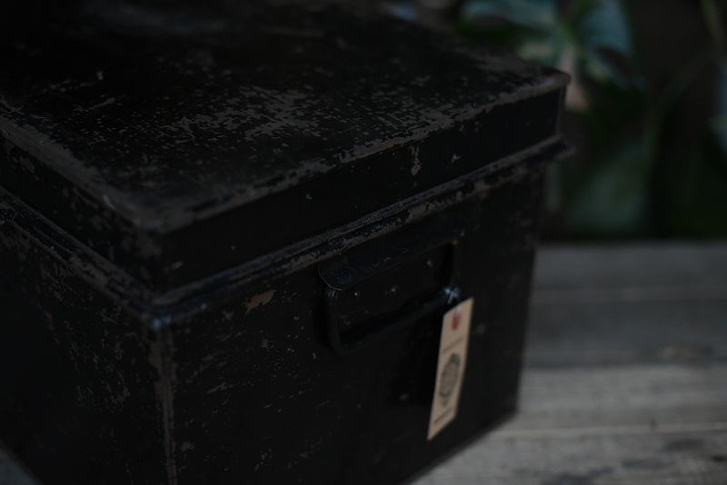 105149 ヴィンテージ アイアンボックス 箱 英国製