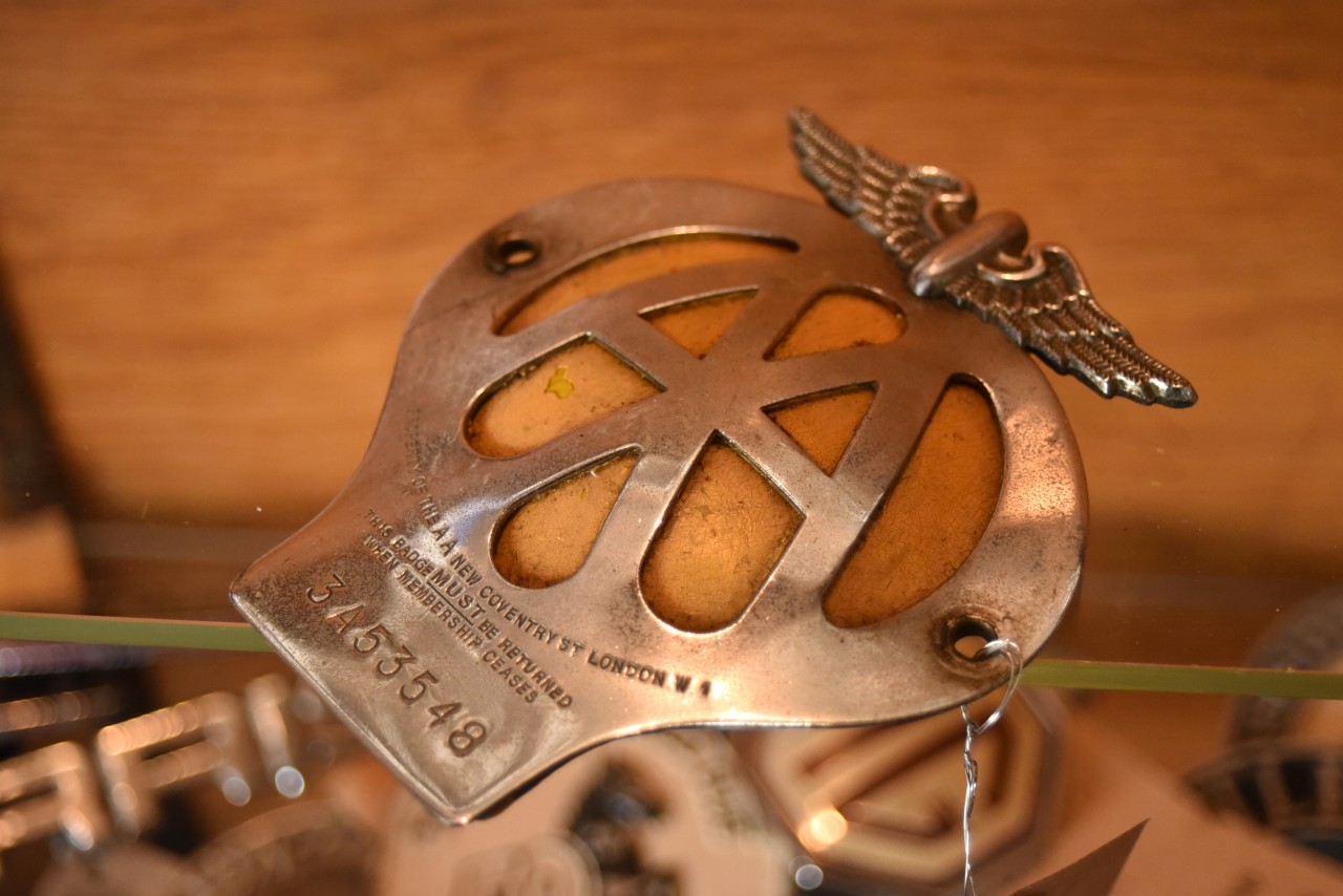 101438 UK ヴィンテージ　AA Automobile Association カーバッチ　