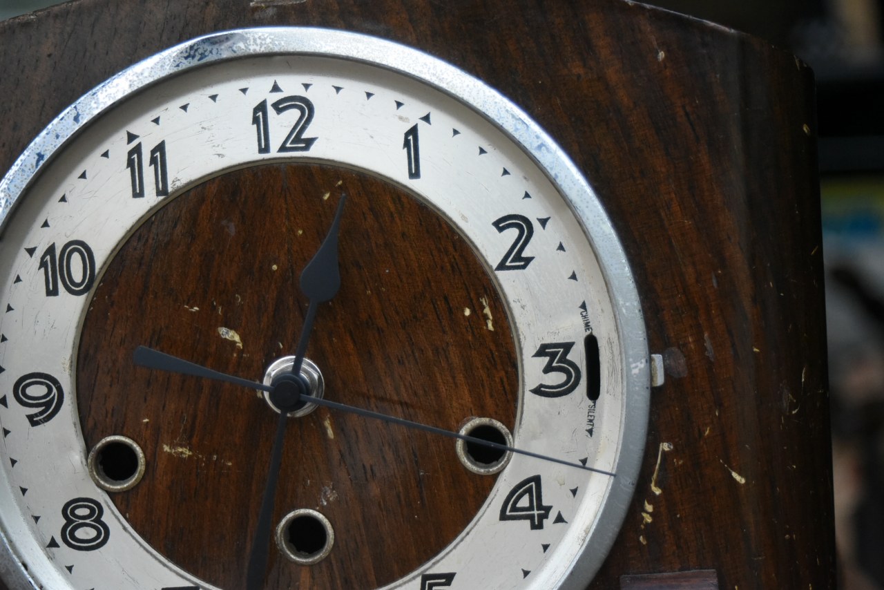 ヴィンテージ FOREIGN（英国製）木製 振り子 置時計 ゼンマイ式 検索/アンティーク インテリア ディスプレイ （st2