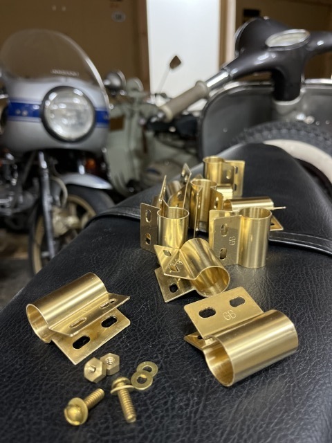 106620 BADGE CLIP バッジクリップ エンブレム　バー　 カーバッチ クラシックカー