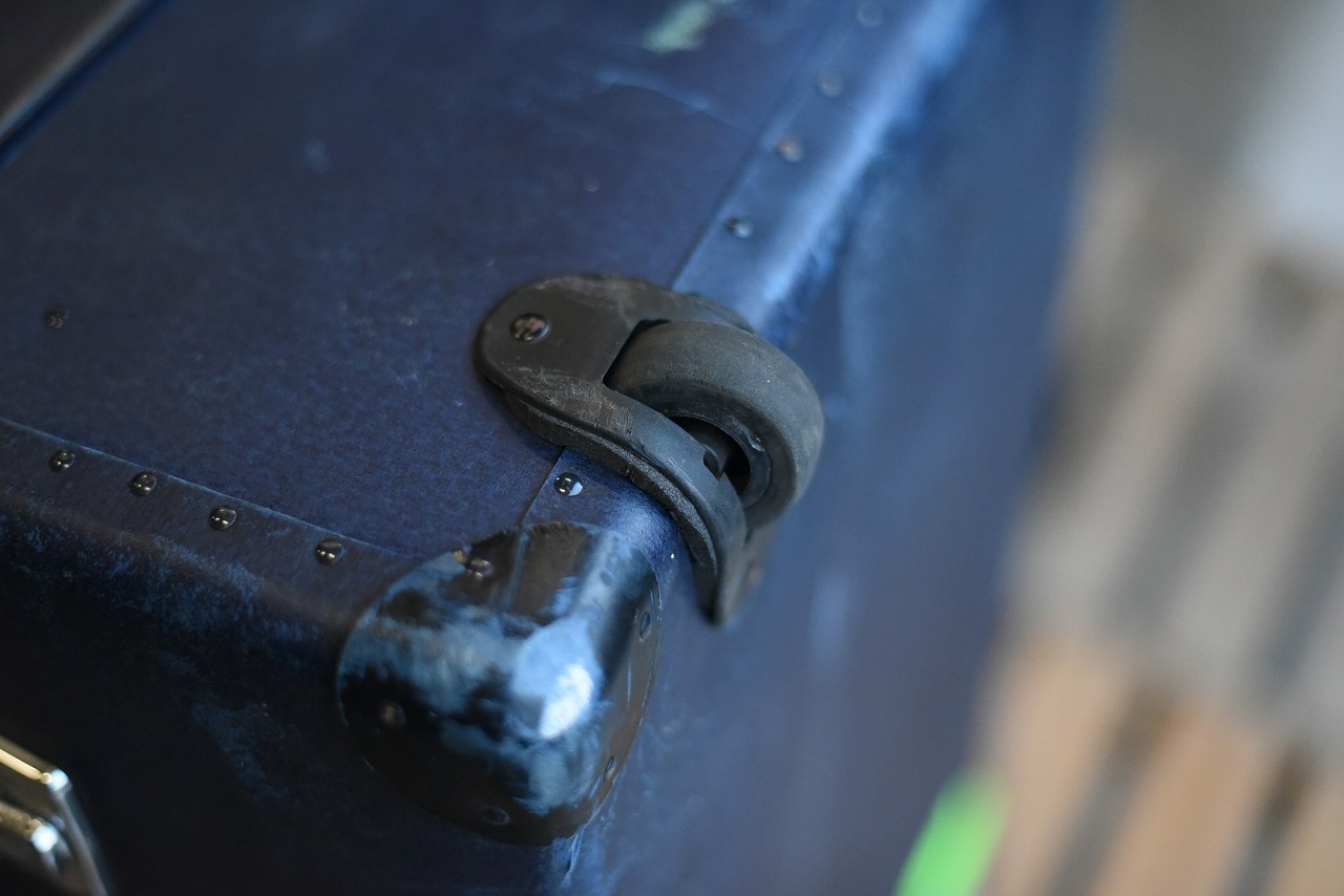 106013 UK ヴィンテージ　トロリー　英国 グローブ トロッター 「GLOBE TROTTER」 MADE IN ENGLAND 刻印