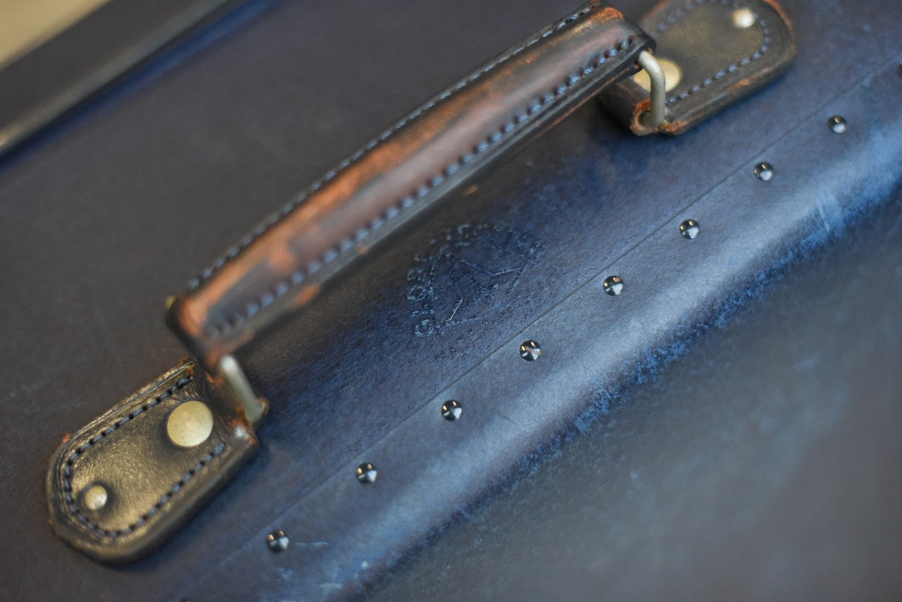 106013 UK ヴィンテージ　トロリー　英国 グローブ トロッター 「GLOBE TROTTER」 MADE IN ENGLAND 刻印