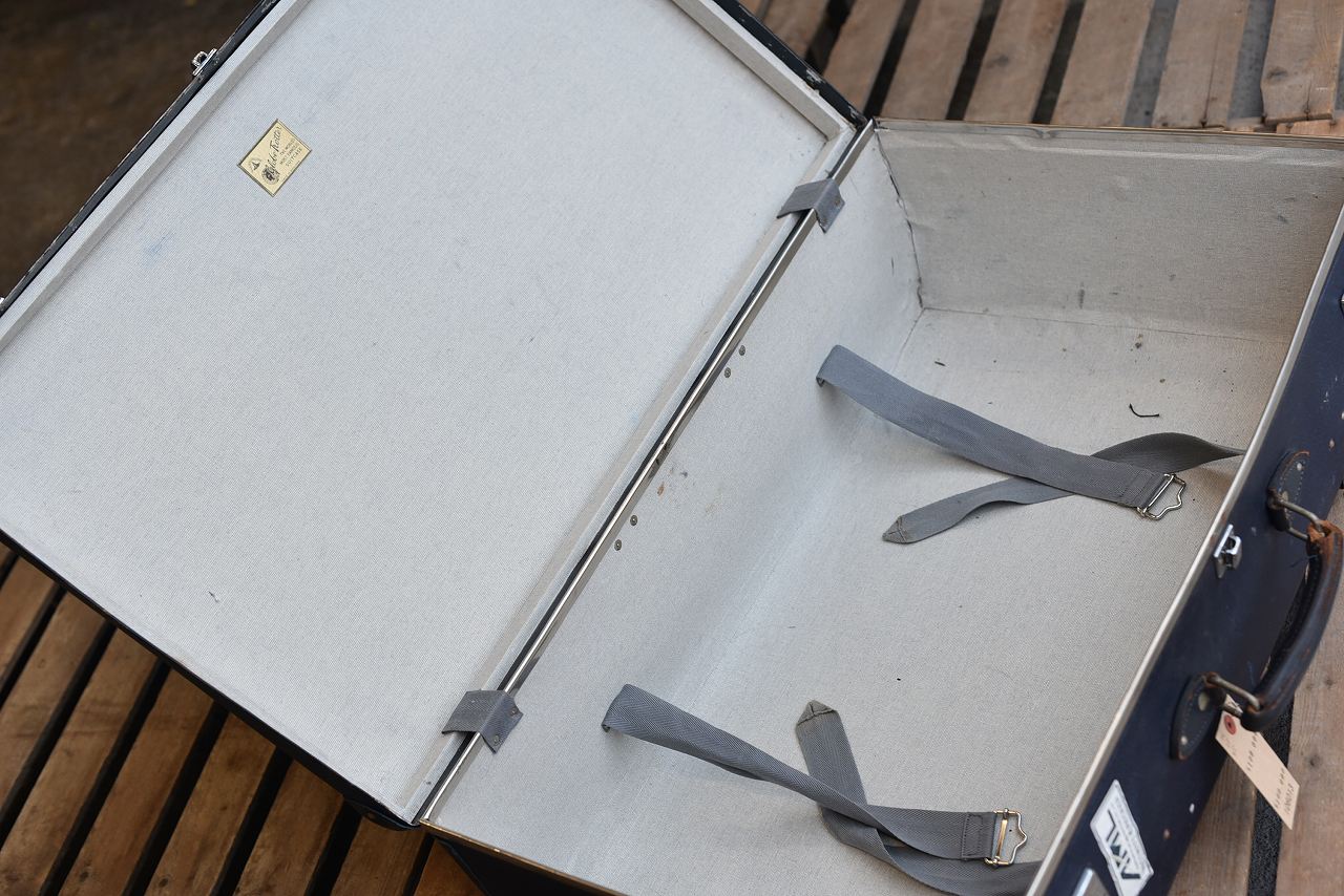 106013 UK ヴィンテージ　トロリー　英国 グローブ トロッター 「GLOBE TROTTER」 MADE IN ENGLAND 刻印