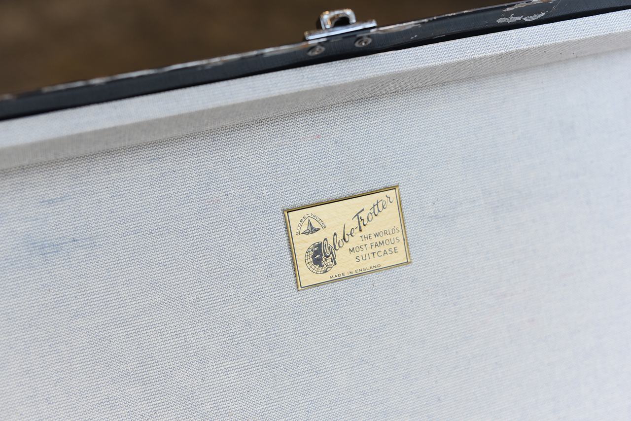 106013 UK ヴィンテージ　トロリー　英国 グローブ トロッター 「GLOBE TROTTER」 MADE IN ENGLAND 刻印