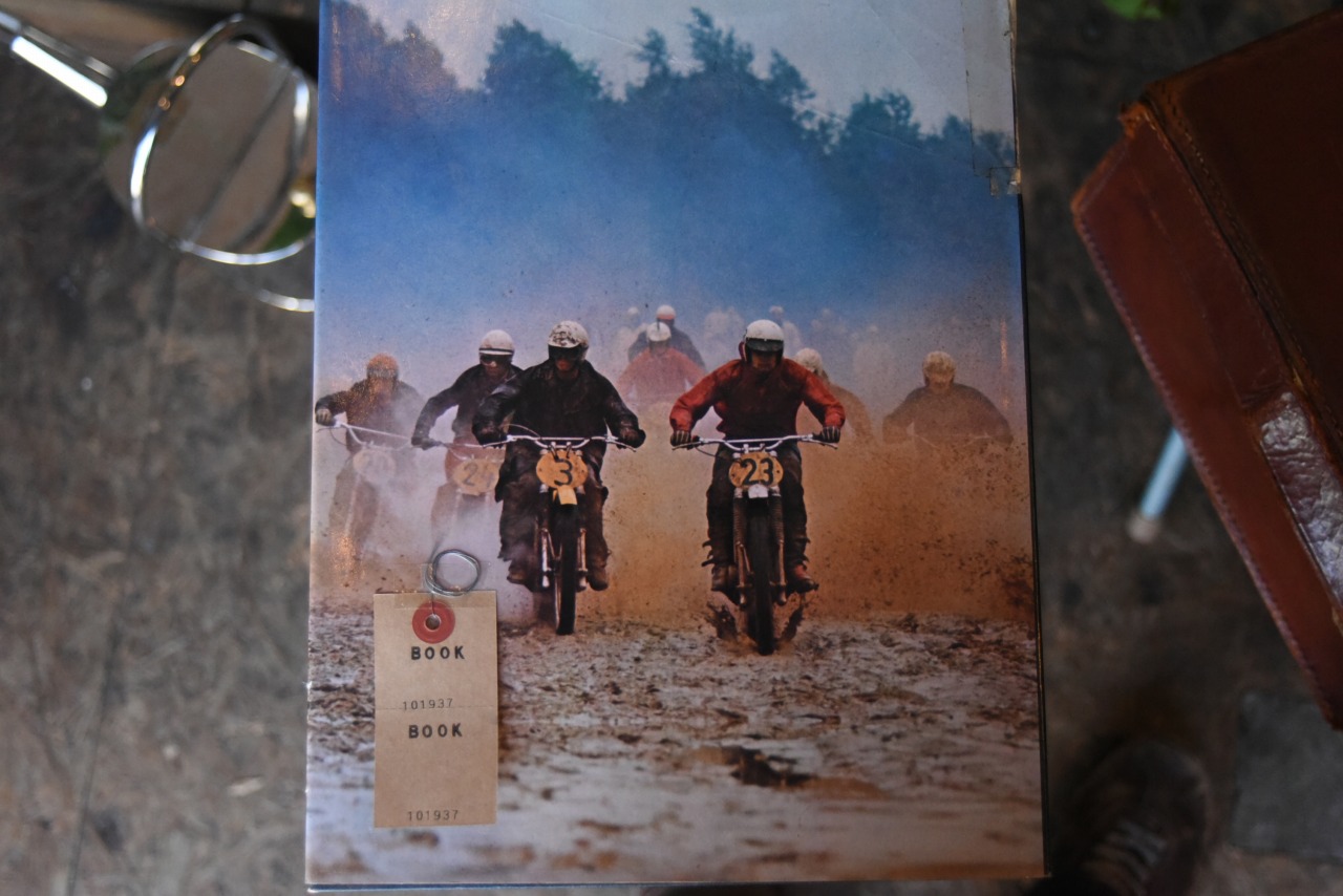 101937 洋書 「Motorcycle Trials ,Motocross, Enduro, Barry Sheene」
