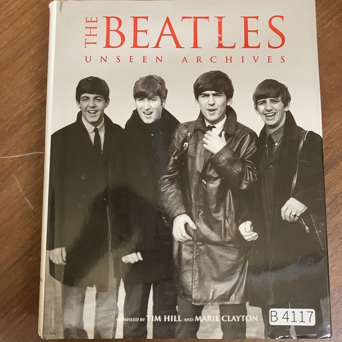 B4117　「THE BEATLES UNSEEN ARCHIVES」英国音楽書籍