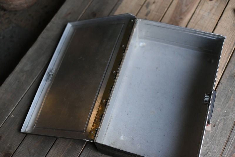 105141 ヴィンテージ アルミボックス 箱 英国製