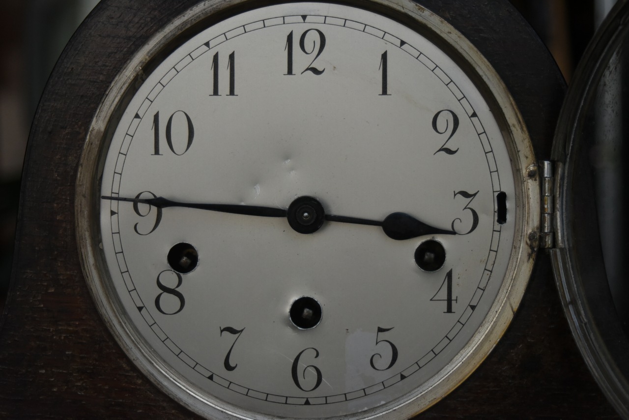 102393 ヴィンテージ　英国製置き時計　HALLER　MADE in ENGLAND