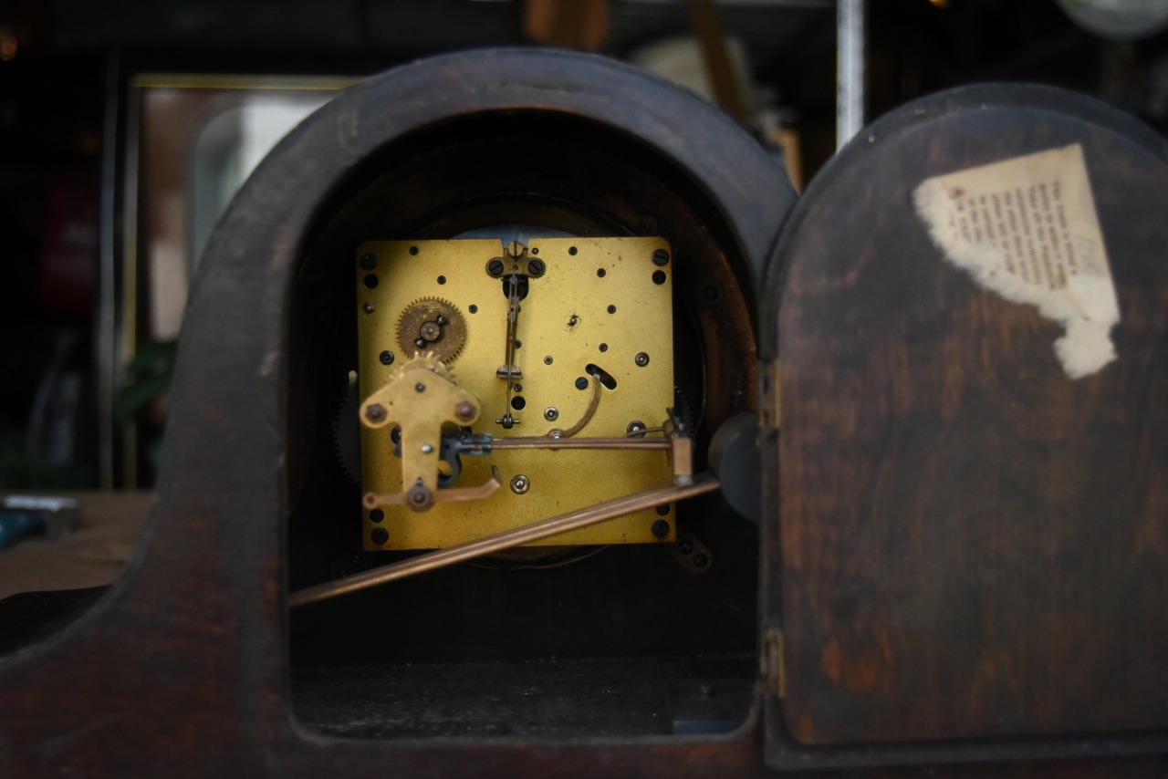 102393 ヴィンテージ　英国製置き時計　HALLER　MADE in ENGLAND