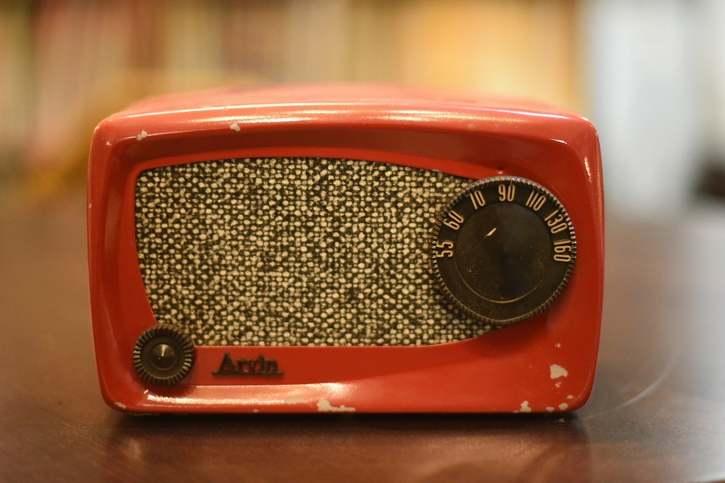 R0022 レンタル ヴィンテージ　ラジオ 「Arvin Radios」