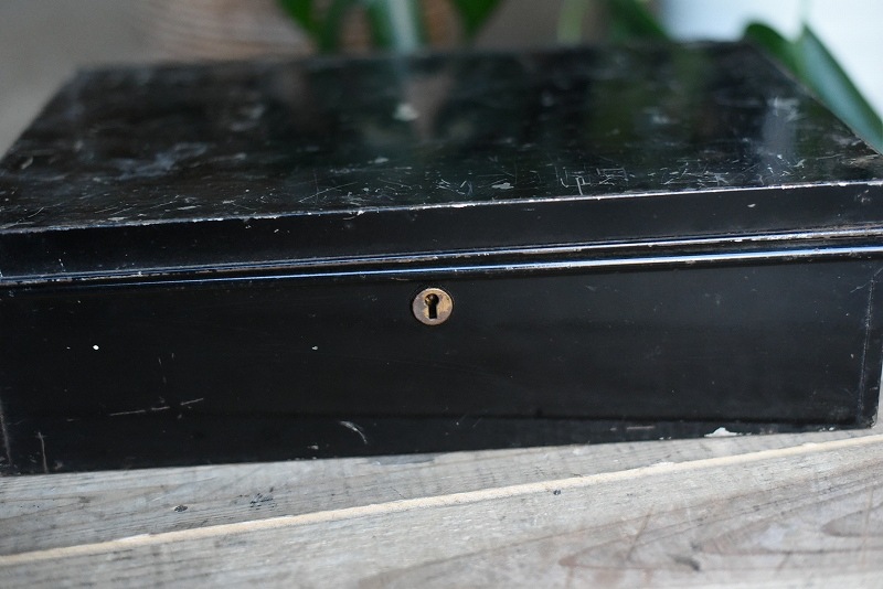 105154 ヴィンテージ アイアンボックス 箱 英国製