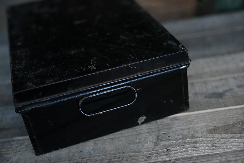 105154 ヴィンテージ アイアンボックス 箱 英国製