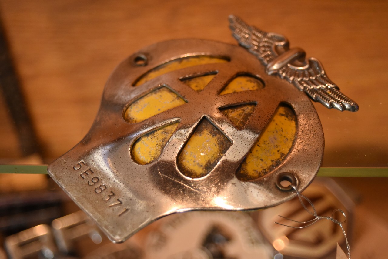 101428 UK ヴィンテージ　AA Automobile Association カーバッチ　101428