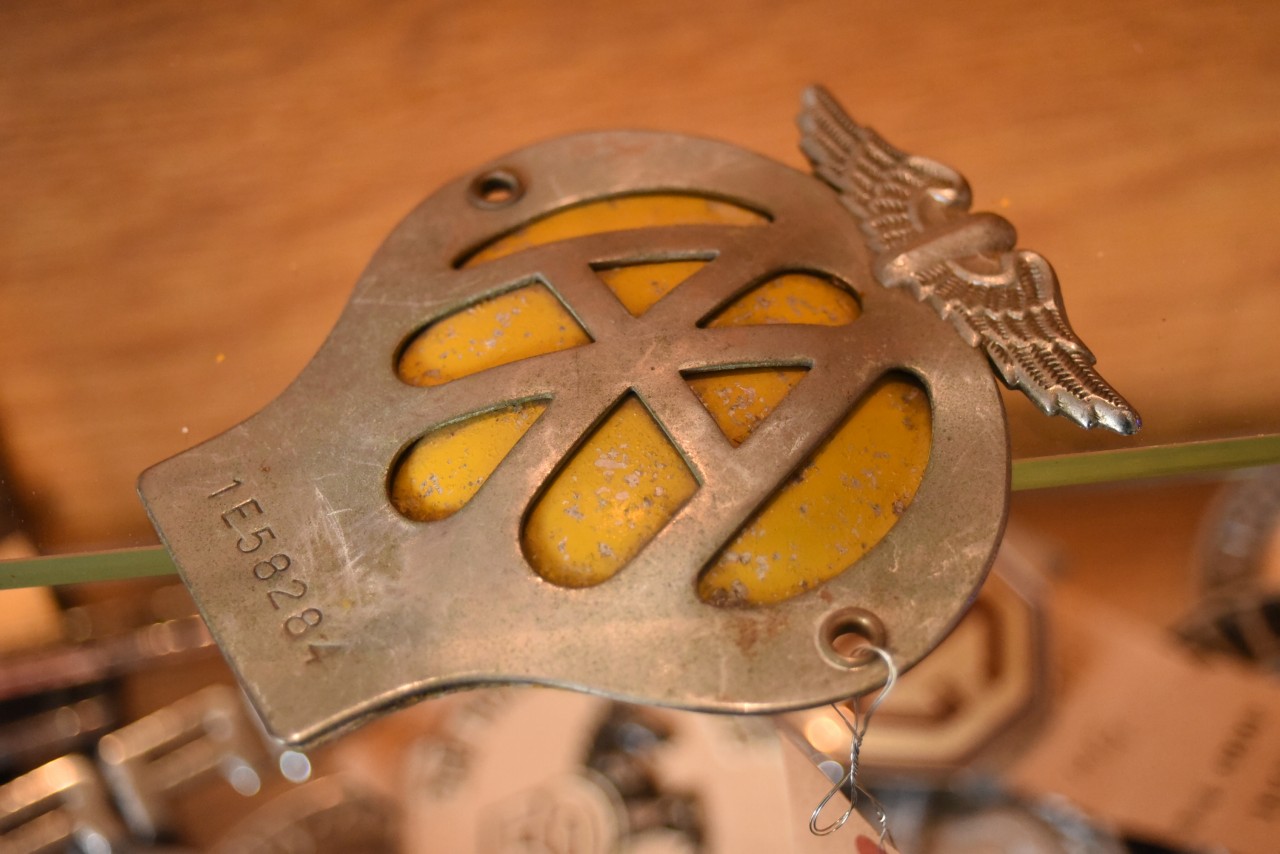 101434 UK ヴィンテージ　AA Automobile Association カーバッチ　