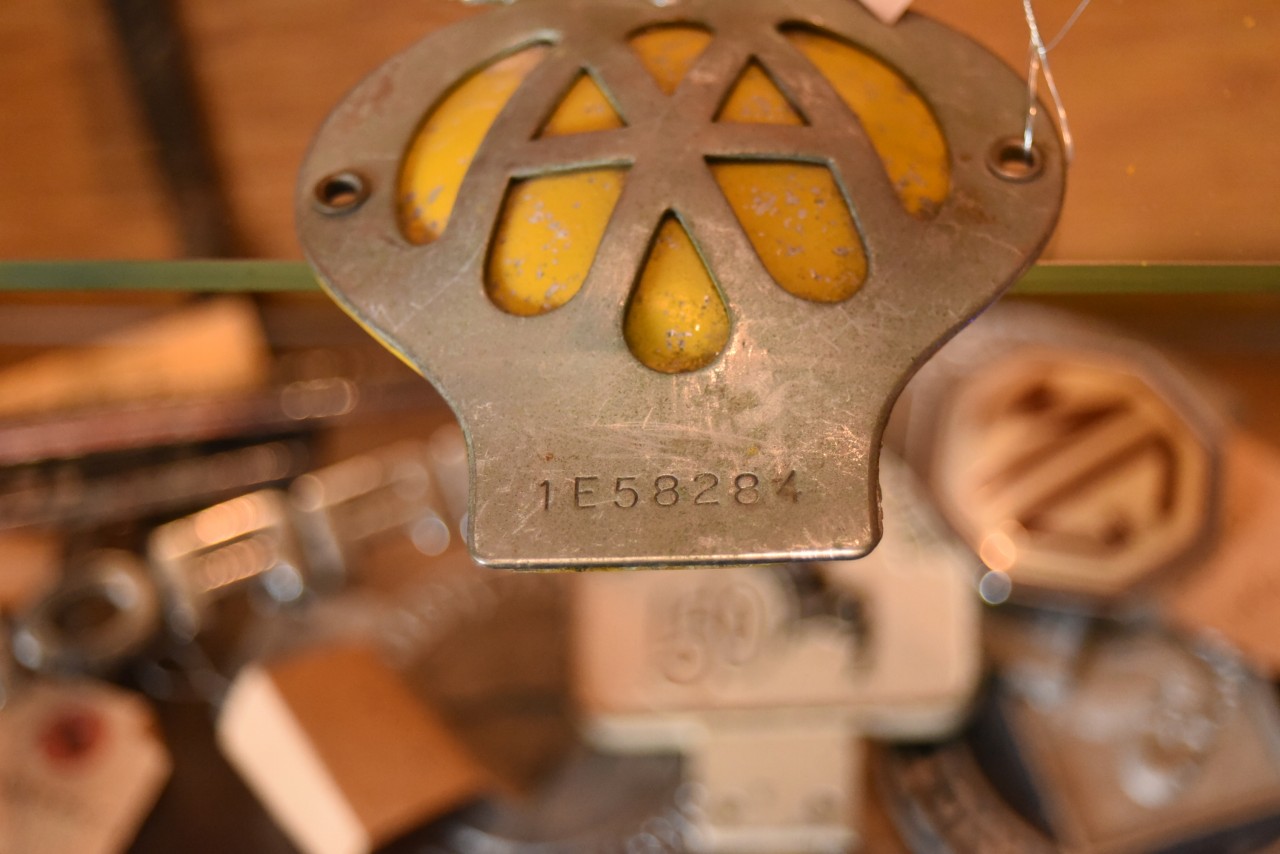 101434 UK ヴィンテージ　AA Automobile Association カーバッチ　