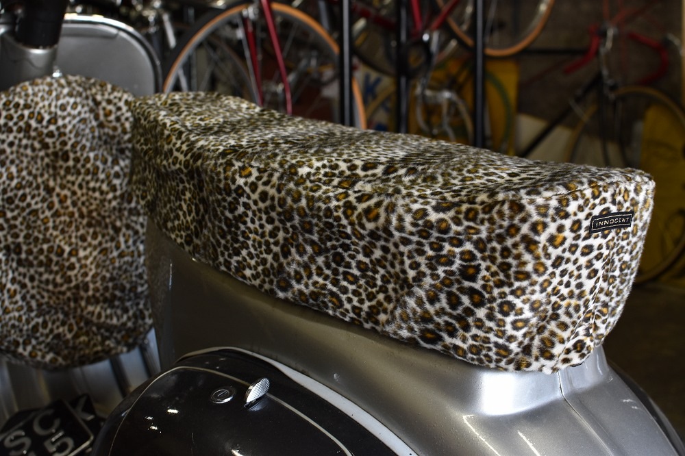 再入荷　ベスパ　スモール/ラージ　兼用　レオパード シートカバー　ヒョウ柄　フェイクファー