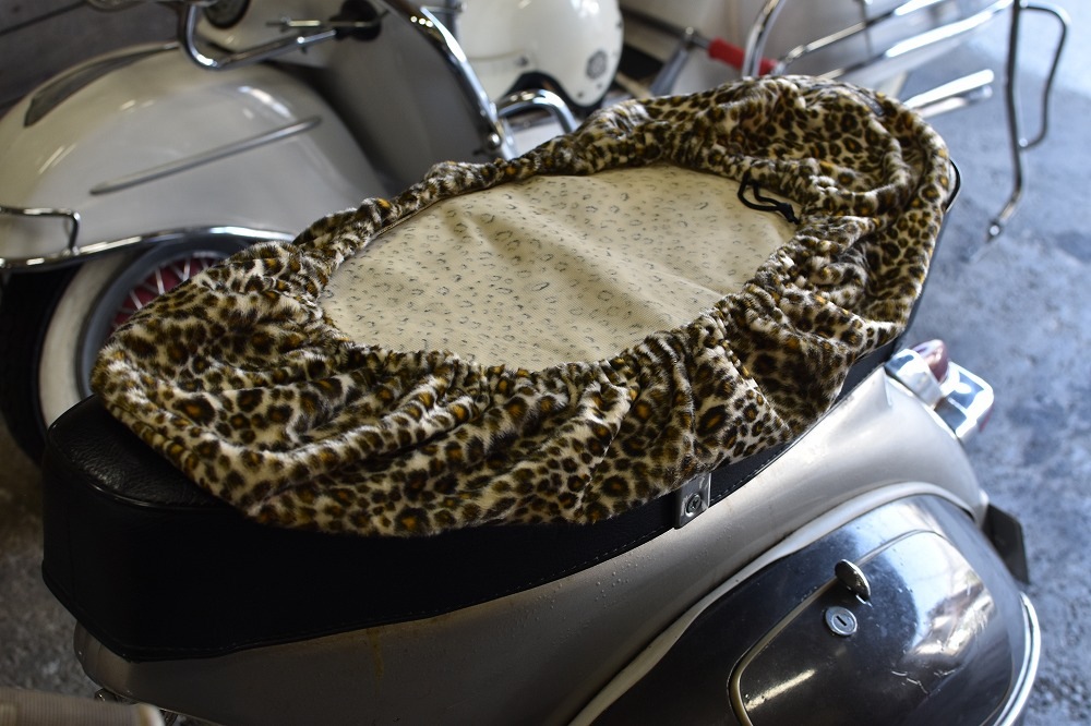 再入荷　ベスパ　スモール/ラージ　兼用　レオパード シートカバー　ヒョウ柄　フェイクファー