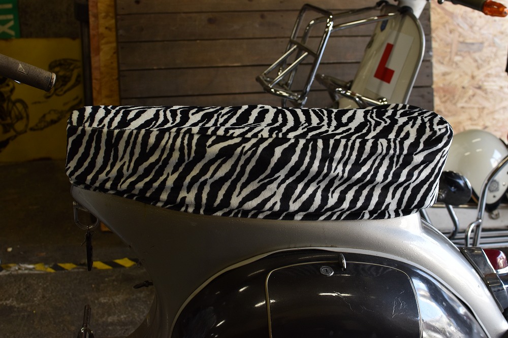 スモールベスパシートカバーブラック 楽天市場】ベスパ シートカバーの通販