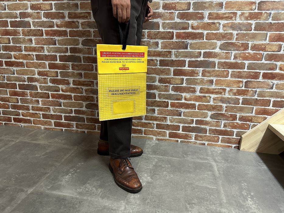 107519 ヴィンテージ 英国 「ROYAL MAIL」 ロイヤルメール PVC イエロー エンベロープ バッグ