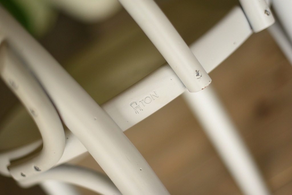 104590　No.18　311018　USED TON CHAIR　中古再塗装品