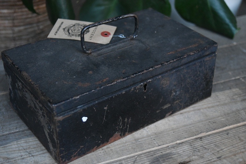 105145 ヴィンテージ アイアンボックス 箱 英国製