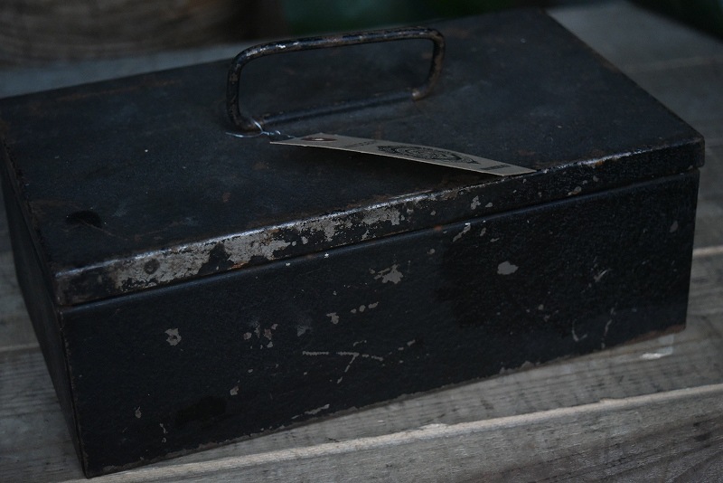 105145 ヴィンテージ アイアンボックス 箱 英国製