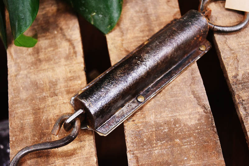 105329 ヴィンテージ　「SALTER SPRING BALANCE」　バネ秤　計量器　吊り下げ式秤　スケール　真鍮製　ブラス　英国 MADE IN ENGLAND