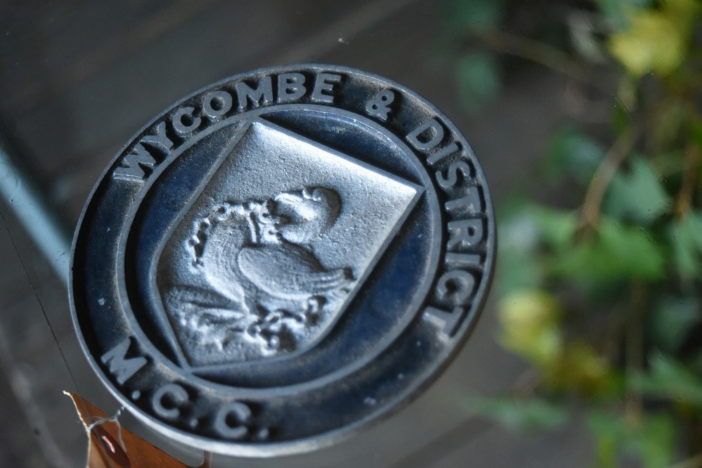 837 UK ヴィンテージ　 「WYCOMBE & DISTRICT」　エンブレム　クラシックカー　オーナメント