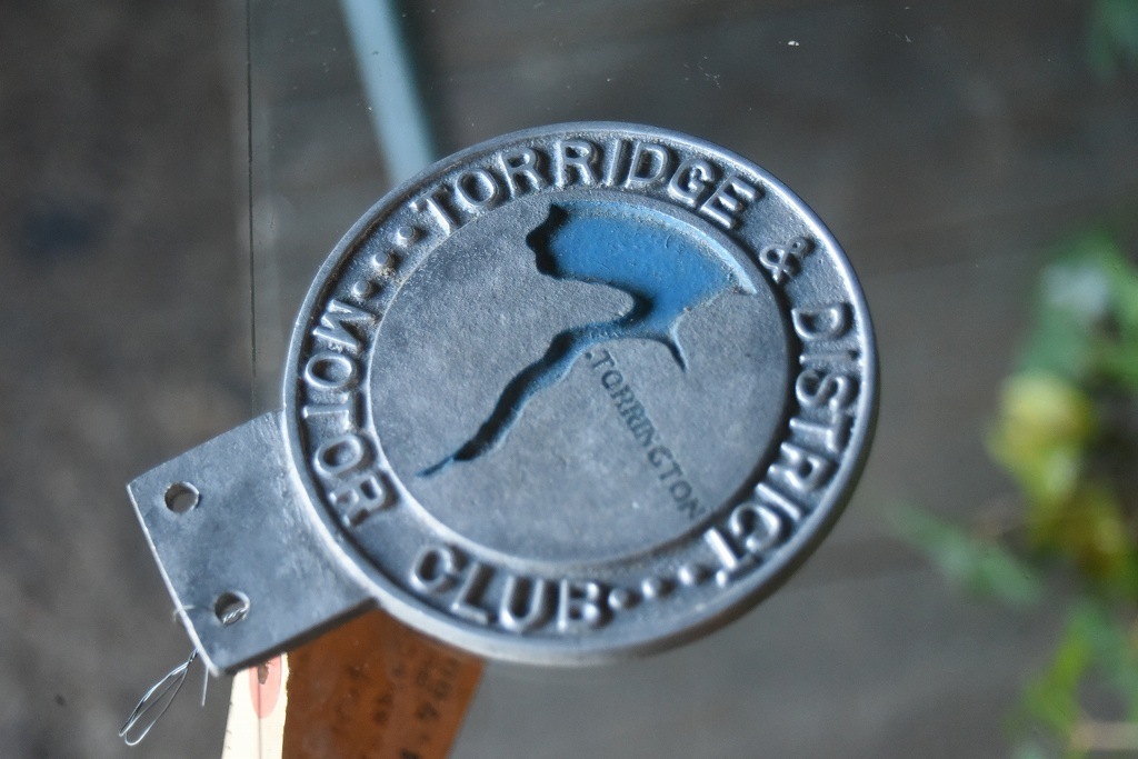 805 UK ヴィンテージ　 「TORRIDGE DISTRICT」　エンブレム　クラシックカー　オーナメント