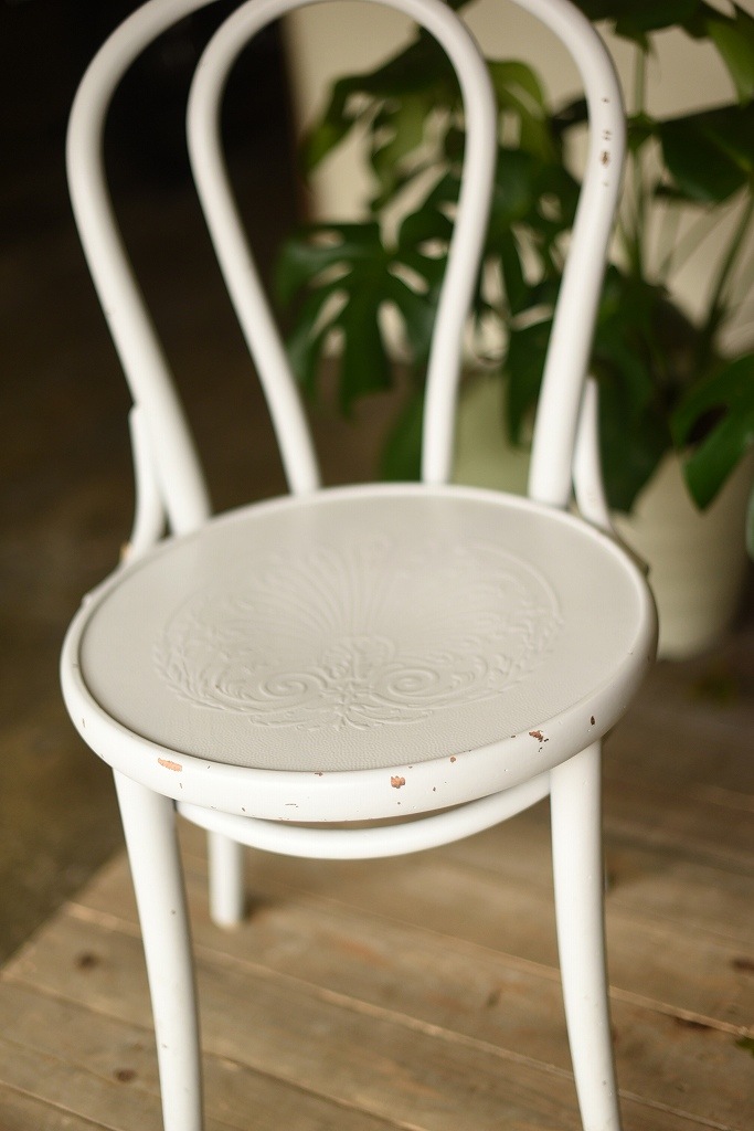 104594　No.18　311018　USED TON CHAIR　中古再塗装品