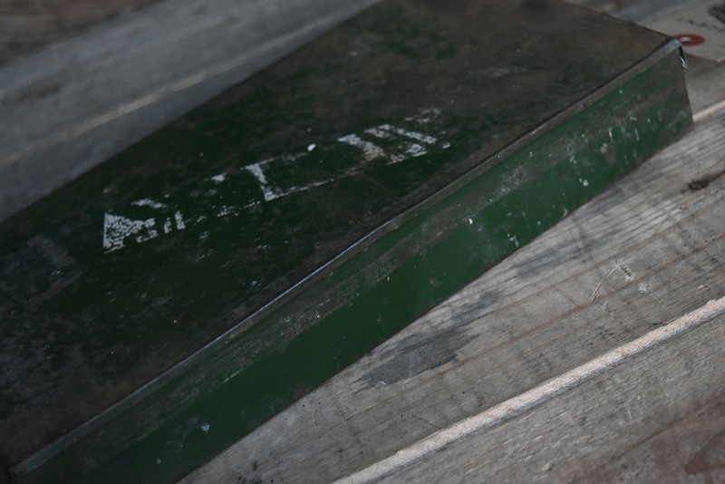 105142 ヴィンテージ 「SAVILLE」 BRITISH MADE アイアンボックス 箱 英国製