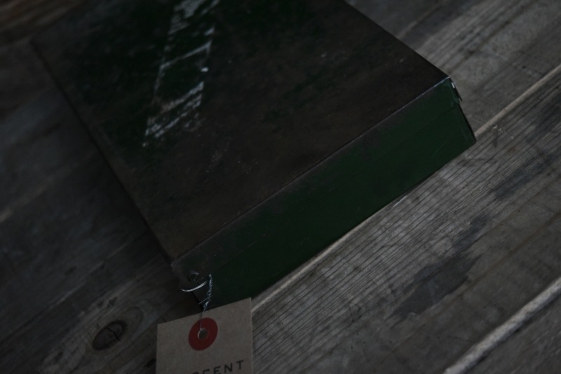 105142 ヴィンテージ 「SAVILLE」 BRITISH MADE アイアンボックス 箱 英国製