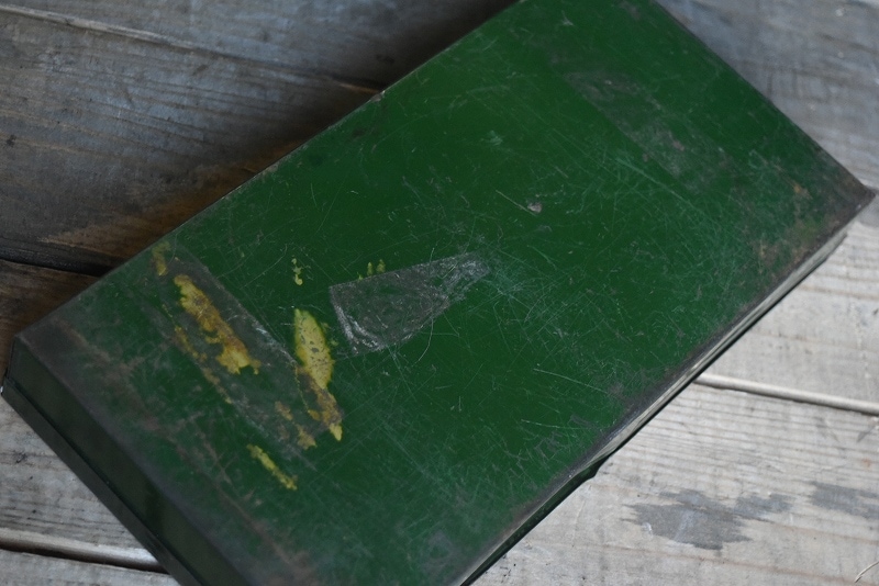 105142 ヴィンテージ 「SAVILLE」 BRITISH MADE アイアンボックス 箱 英国製